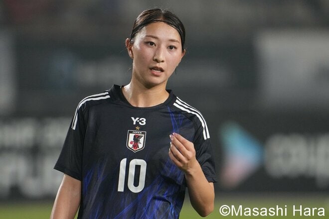韓国戦ワントップ起用の｢なでしこ新星｣強烈ミドル弾で幕開け！ 後半｢美人すぎる10番｣がトップ下出場も…澤穂希の同僚｢女メッシ｣の奮闘で優勝の行方は最終戦へ【日本代表vs韓国代表】激闘PHOTOギャラリーの画像005