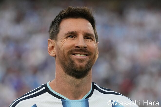 ｢神｣の初となる圧巻ハット！王者アルゼンチン代表のW杯初戦“メッシ劇場”を現地写真で振り返る！メッシが3ゴールで歓喜！【アルゼンチン代表vsアルジェリア代表】激闘PHOTOギャラリーの画像002
