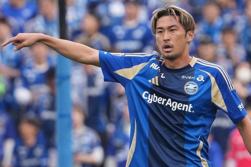 話題の『怪獣8号』が町田GIONスタジアム来襲！熱狂的ファンの町田DF