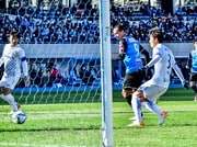 川崎イレブンとＪ３のマスコットが等々力最終戦で一緒にあいさつ！ その優しすぎる理由とは!?の画像