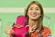 「Angelにしか見えません」美少女コンテスト出身“才色兼備モデル”の神戸クラブ創設30周年記念シャツ姿での国立観戦が話題!「可愛すぎやろー」「笑顔素敵やん」の声の画像