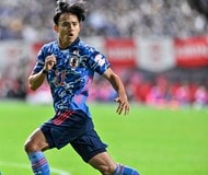 ラ・リーガのレアル・ソシエダが公開したサッカー日本代表・久保建英の写真に「どういうシーンなのかw」と怪訝の声! いいねの数も“およそ半分”の「久保のしかめ面」の画像