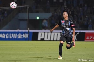 原悦生PHOTOギャラリー「サッカー遠近」　川崎ー大分「相手に何もさせない試合」（2020年8月8日）の画像
