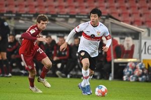 【ブンデス分析】日本代表・遠藤航、伊藤洋輝が果敢に動くも…見せつけられた絶対王者・バイエルンの貫禄【0－5完敗のシュトゥットガルト「もっと強くなれる」理由】(1)の画像