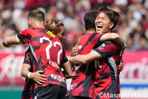 ｢ビジュ天才｣J1鹿島の若手イケメン選手3人がアイドル化！ グラビア登場＆グッズ化に｢かっちょいい〜｣｢拝んでいいですか？｣｢ほんっとにスタイルがよい｣の画像