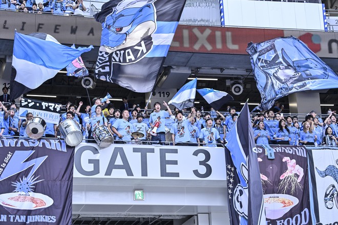 【サポーターアルバム】ACLE準優勝後初の国内試合に駆け付けた川崎フロンターレのサポーター写真80枚！ 国立を青く染め上げる「鹿島アントラーズー川崎フロンターレ」の画像030