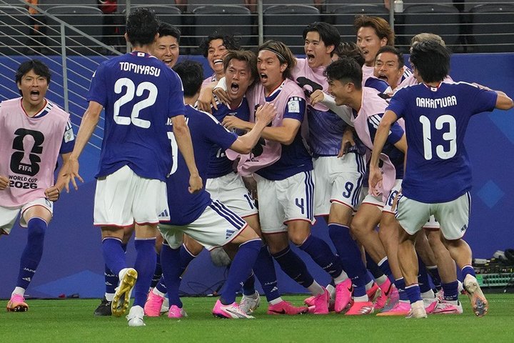 ｢とんでもないな｣町田新加入の日本代表FW29歳、本拠地デビュー戦で圧巻の2発！ バットマン姿での劇的逆転弾に｢レベルが違う｣｢仕事しすぎだろ｣得点王宣言も！