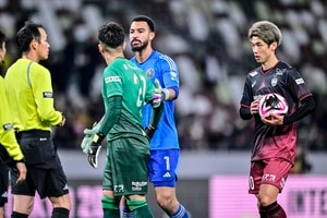 「メッシかと思ったわ！」J1神戸を相手に元スペイン代表選手が決めたPKが「えぐい」と大絶賛！ ゆっくり助走からの「コロコロPK」でGKの逆を完璧に突いた技巧ぶりの画像