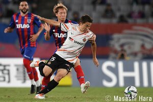 「チーム一丸」を重視する編集長Nが「優勝・川崎と同じ4人を選出した」クラブ【サッカー批評が選ぶ「2021年J1ベストイレブン」】の画像