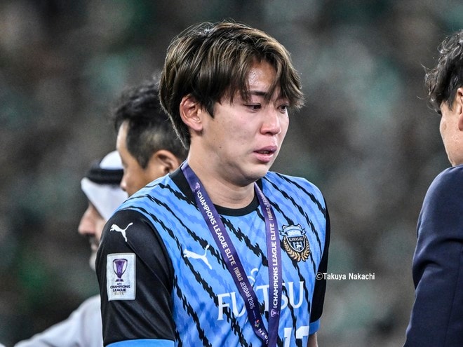 【川崎フロンターレアルバム】ACLE決勝で無念の負傷交代した三浦颯太の写真31枚！ 出場を続けた気迫の左SBのピッチ内外の姿「アル・アハリー川崎フロンターレ」の画像024
