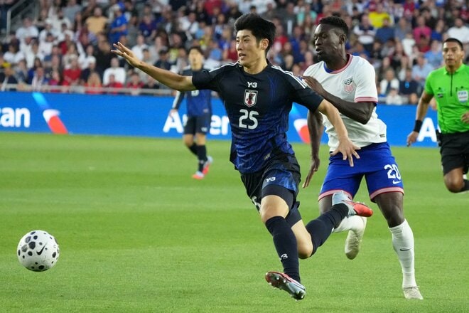 GK大迫敬介が神セーブ！鈴木唯人の絶妙クロスに伊東純也がスライディング弾！三笘薫ら3枚同時投入も無得点…森保監督が｢4バック｣の手ごたえを語ったアメリカ戦【日本代表vsアメリカ代表】激闘PHOTOギャラリーの画像010