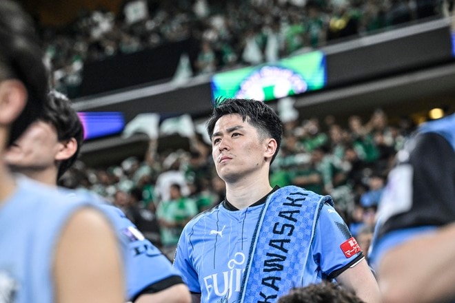 【サポーターアルバム】ACLE決勝で敗退した川崎サポーターの涙の姿……試合後、現地で感情を爆発させたサポーター写真51枚「アル・アハリー川崎フロンターレ」の画像004