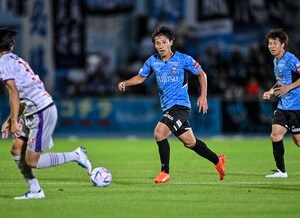 「えげつない反応速度」とファン驚愕！ 川崎フロンターレMF橘田健人の「至近距離スーパーボレー」が話題に！ 「ダミアンの小さいバージョン(笑)」とチームのエースFWと比較された追加点の画像