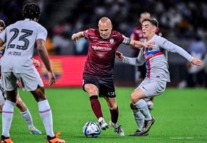 「これは神の絵図」「いい写真」イニエスタとシャビ監督による黄金バルセロナを象徴する「レジェンド抱擁2ショット」が世界的反響！「こんなシーン見せられたら泣いちゃうよ」の声の画像