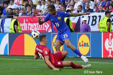 画像・写真：【UEFA EURO2024現地撮】エムバペ、レヴァンドフスキ両国のエースがPK対決！ MOMはポーランドGKスコルプスキに【フランス代表 vsポーランド代表】原悦生PHOTOギャラリー｢サッカー遠近｣ | 海外サッカー | 原悦生PHOTOギャラリー「サッカー遠近」 | サッカー批評Web