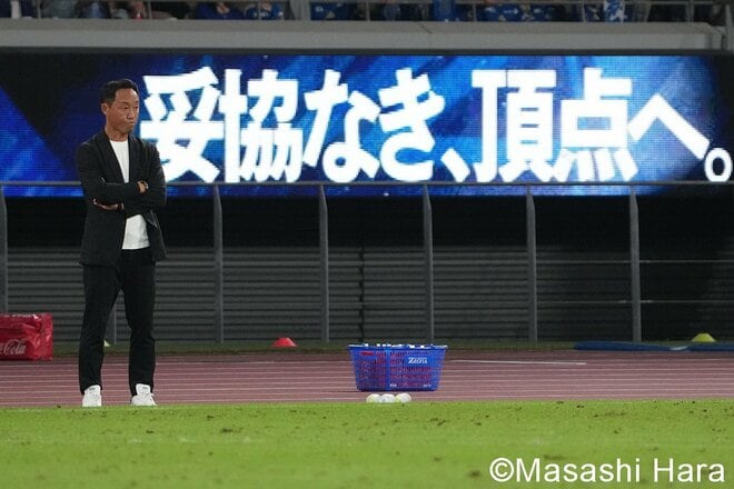 数的不利になっても町田が追いついて無敗継続！三井寺眞と小川航基のマッチアップ！指揮官の背景に｢妥協なき、頂点へ｣＆望月ヘンリー海輝が渾身のガッツポーズ！【FC町田ゼルビアvs横浜F・マリノス】激闘PHOTOギャラリーの画像001