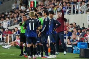 GK大迫敬介が神セーブ！鈴木唯人の絶妙クロスに伊東純也がスライディング弾！三笘薫ら3枚同時投入も無得点…森保監督が｢4バック｣の手ごたえを語ったアメリカ戦【日本代表vsアメリカ代表】激闘PHOTOギャラリーの画像