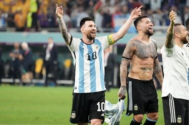 現地購入品☆サッカースカーフ モハメド・サラー リオネル・メッシ 現地購入品☆サッカースカーフ モハメド・サラー リオネル・メッシ