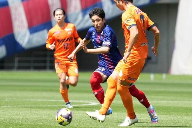 FC東京2シャドー左の｢15歳逸材｣が躍動も…元サッカー日本代表｢36歳エース｣の全ゴールに絡む活躍で清水エスパルスが5位浮上｢イメージはできていた｣【FC東京VS清水エスパルス】PHOTOギャラリー激闘22連写の画像004