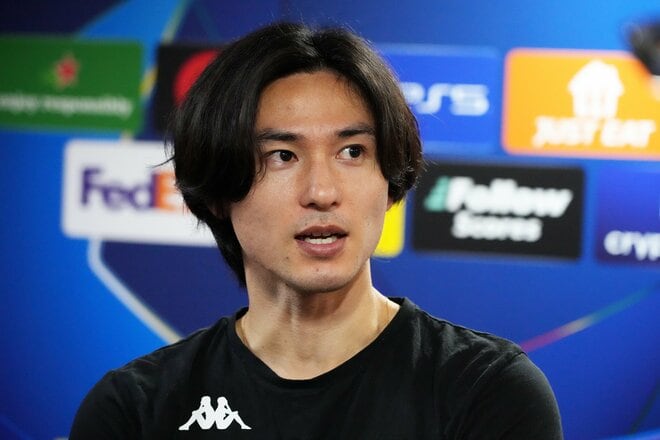 ｢横顔も超イケメン｣｢たわむれる姿が少年のよう｣サッカー日本代表・南野巧実が語った一枚うわての選手とチャンピオンズリーグ｢手を振る笑顔が爽やか｣接近ショットの画像006