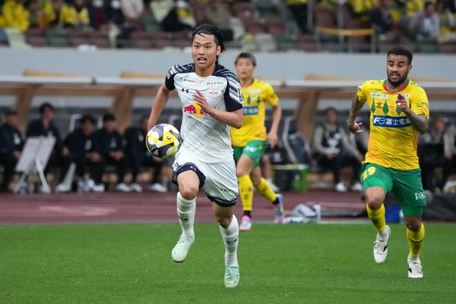 開始5分の背番号10の先制ゴールで幕開け！雨天の国立での1位と3位の上位対決はアウェイチームに軍配【ジェフユナイテッド千葉vsRB大宮アルディージャ】PHOTOギャラリー27連写の画像009