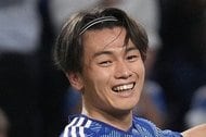 「めっちゃ陽キャやないかい」試合後のランス兄弟・伊東純也×中村敬斗の「対照的な姿」にファン沸騰!「中村敬斗さん、リーグ・アン適性高すぎる」「ホントに純也は期待を裏切らない」などの声の画像