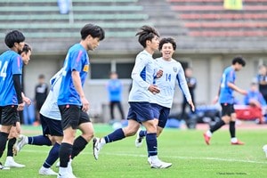 川崎フロンターレがサガン鳥栖との練習試合で11―3で大勝！ 「数十m独走ゴール」、「らしさ爆発の連携ゴール」、そして「セットプレーから」と多彩な得点方法に、鬼木監督も「ゴールという一番大事な部分にも貪欲に取り組めた」の画像