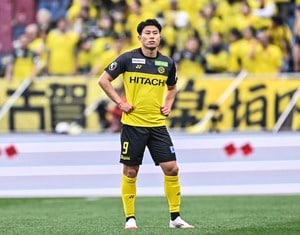 「よく見たらエジルのやつやってるのかマジか」J1柏FW細谷真大の話題の技あり“エジルキック”弾が話題！「エジルじゃん。うめぇ」「そりゃ触れないわ」の声の画像