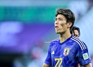 【森保ジャパンの両CBが感じたイラン戦の敗因(2)】大黒柱・冨安健洋の「ピッチ上で熱量が感じられなかった」の悔しさ。「今大会の日本はそういう選手が出てこなかった」と語るワケの画像