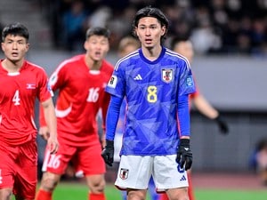 「恐ろしいくらいタキが美しい」南野拓実が北朝鮮戦前の国立ピッチで見せた仕草が「イケメンすぎてしんどい」！「モナ王の眉クイッなんなん？？ヒェッって声出たw」と話題にの画像