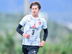 「髭いいじゃん」J1浦和MF伊藤敦樹が沖縄キャンプで伸ばした「新鮮なヒゲ姿」が好評！「お髭のあつき選手も素敵ですね」と好意的な声の画像