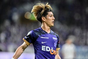 【上位対決、敗戦。広島が感じた神戸との差(2)】復調の満田、移籍組の新井、新星・中島らが後半戦の希望になるか――広島がこの苦境を打開するためにの画像