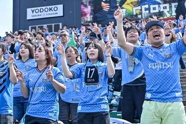 画像・写真：試合後には涙の挨拶も……登里享平が15年所属した古巣との初