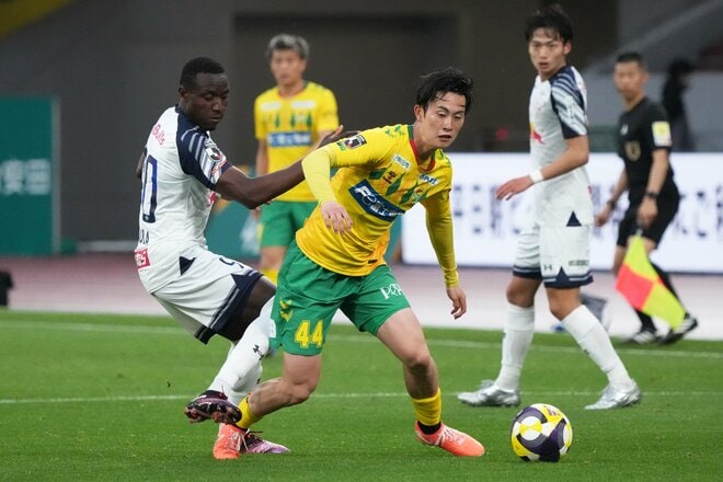開始5分の背番号10の先制ゴールで幕開け！雨天の国立での1位と3位の上位対決はアウェイチームに軍配【ジェフユナイテッド千葉vsRB大宮アルディージャ】PHOTOギャラリー27連写の画像018