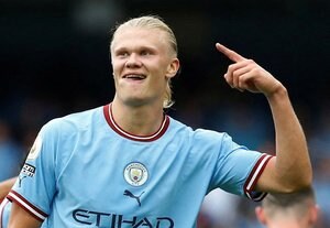 「3点目えぐすぎる」マンチェスター・シティがノルウェー代表FWアーリング・ハーランドの「加入後初ハットトリック」で2点ビハインドからの逆転勝利! チームは開幕4戦無敗の画像