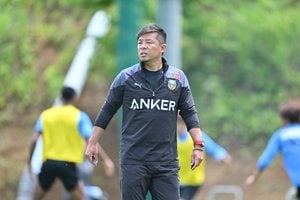 川崎・鬼木監督が柏戦に向け選手に説いた、「何のためにこのチームに来たのか、どういうサッカーをしたくて来てるのか」の意識……“週末並み”のサポーターを前に勝利求めるの画像