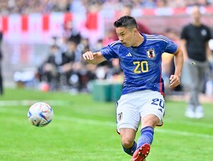 ｢進化した姿楽しみに待ってます｣サッカー日本代表・中山雄太に届いた｢最高の贈り物｣! サムライブルーW杯メンバーがプレゼントした「共闘の証」の画像