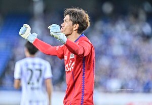 「サッカーの神様降臨!」と話題で22万回再生！ 天皇杯決勝戦でヴァンフォーレ甲府の危機を救ったPKの裏には、レジェンドへの思いがあった！ まさかのハンドとスーパーセーブに「めっちゃ感動しました」の画像