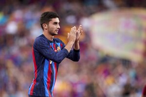 ｢ビューティフルゴール｣!!バルセロナFWの｢別アングル動画｣が話題に!! チャンピオンズリーグ初戦の｢ワンダフルアシスト｣などと反響のゴール裏から｢臨場感あふれる映像｣【動画】の画像