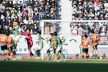 画像 写真 Photoギャラリー ピッチの焦点 第100回全国高校サッカー選手権準決勝 高川学園 山口 ｖｓ青森山田 青森 ２０２２年１月８日 キックオフ 渡辺航滋撮影 Jリーグ 国内 サッカー批評photoギャラリー ピッチの焦点 サッカー批評web