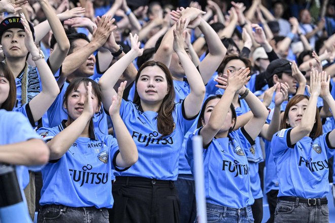 【サポーターアルバム】完封勝利後に笑顔＆万歳見せた「川崎フロンターレの試合後のサポーター写真83枚」！ ホーム連勝を熱狂的サポート「川崎フロンターレーセレッソ大阪」の画像030