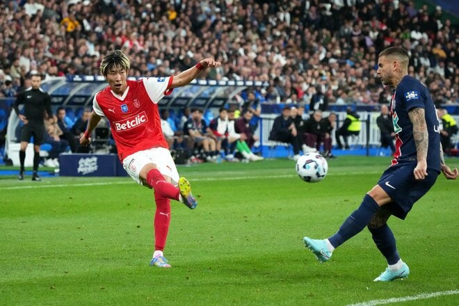 運命の大一番！サッカー日本代表・伊東純也、中村敬斗、関根大輝が語った｢世界一のクラブ｣と｢降格プレーオフ｣(1)純也＆敬斗いつものルーティンと作れない攻撃の形｢準優勝は奇跡ですね｣【激闘33連写】の画像026
