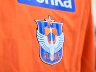 「佐渡まさしの衣装欲しい」アルビレックス新潟のJ1昇格後も続くプレゼントサービスに、まさかの「謎の歌手」! ファンは「定番化する恐れ」と歓喜の声の画像