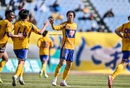 初のJ1昇格を目指すJ2水戸、早くも｢クラブ史上初｣を達成！隙間の消えたユニフォームに｢数年前とですら隔世の感｣｢かっこいいユニ｣の画像