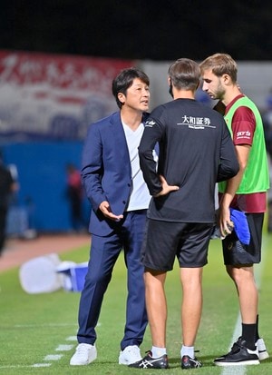 「三浦神戸」3連勝！(1)試合後の青空会談も辞さず“しつこいコミュニケーション術” の画像