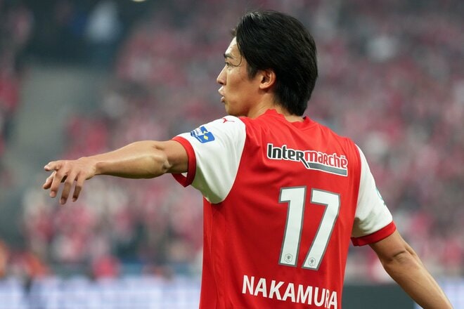 運命の大一番！サッカー日本代表・伊東純也、中村敬斗、関根大輝が語った｢世界一のクラブ｣と｢降格プレーオフ｣(1)純也＆敬斗いつものルーティンと作れない攻撃の形｢準優勝は奇跡ですね｣【激闘33連写】の画像011
