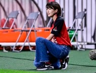 「ニヤニヤしちゃうな」地元ポスターで夫婦役のJ1新潟MFとチアに賛辞が続々！「自然でお似合い」「美男美女カップルに見えますね」などの声が上がるの画像