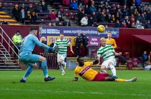 U-21アイルランド代表MFが決めた華麗すぎるジャンピングボレー「あわや年間最優秀ゴールのプスカシュ賞」スーパーゴールが「100万回再生」目前！【動画】の画像