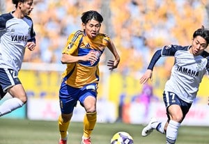 【狙い通りの磐田戦で敗れたJ2仙台。次なるステップに必要なものとは(1)】前半から守備でリズムを作った仙台。万全の準備とピッチ上の柔軟な対応を両立させた中での2失点をどう生かすかの画像