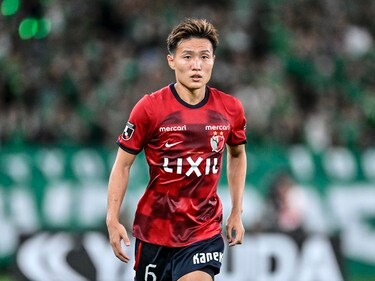 素敵な家族」「ほんわかしました」J1鹿島MF三竿健斗の人気アナ妻＆2歳